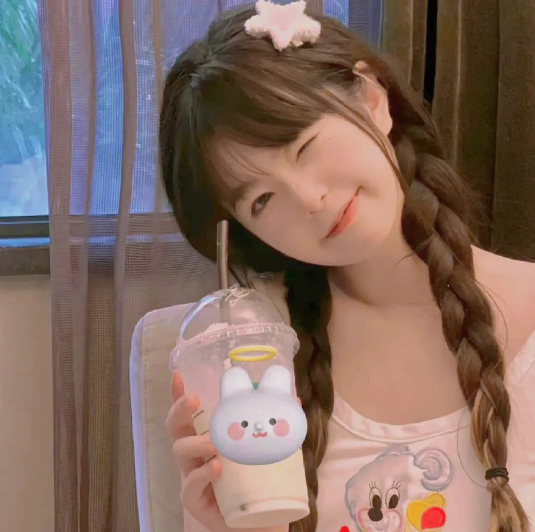 站起来的女孩